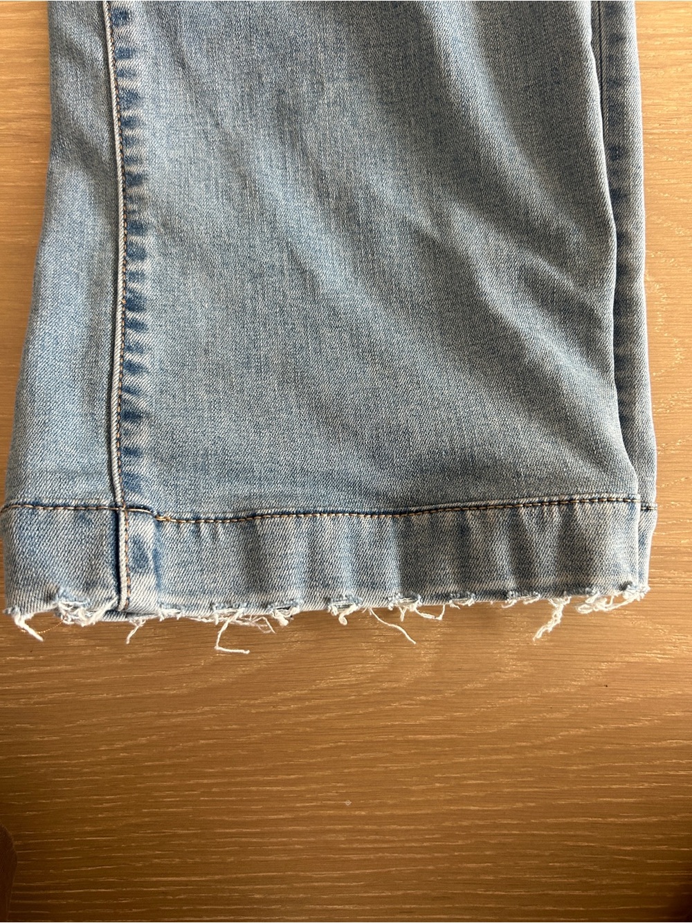Light wash boot cut jeans - Picture 3 of 5